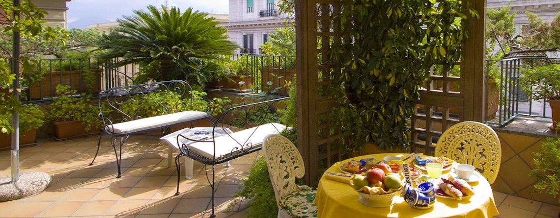 Hotel Executive, Napoli
